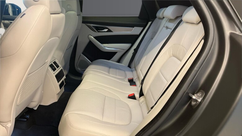 Jaguar F-Pace 2.0 D200 R-Dynamic SE Black 5dr Auto AWD Diesel Estate